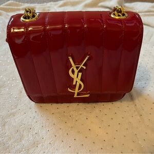 Saint Laurent YSL
Vicky cross body bag